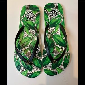 Tory Burch Green Leaves Tropical Flip Flops Sandals Size 7